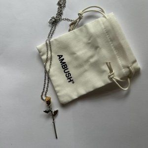 Ambush rose necklace